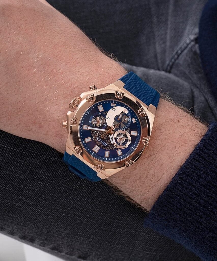 GUESS Orologio Uomo GW0334G3 - Quarzo, Cinturino In Silicone Blu, Cassa 46 Mm, Giorno Data E 24h, Vetro Minerale