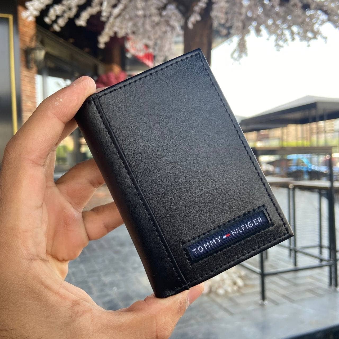 Tri-Fold Tommy Hilfiger Black Leather Wallet For Men Catchy Watches