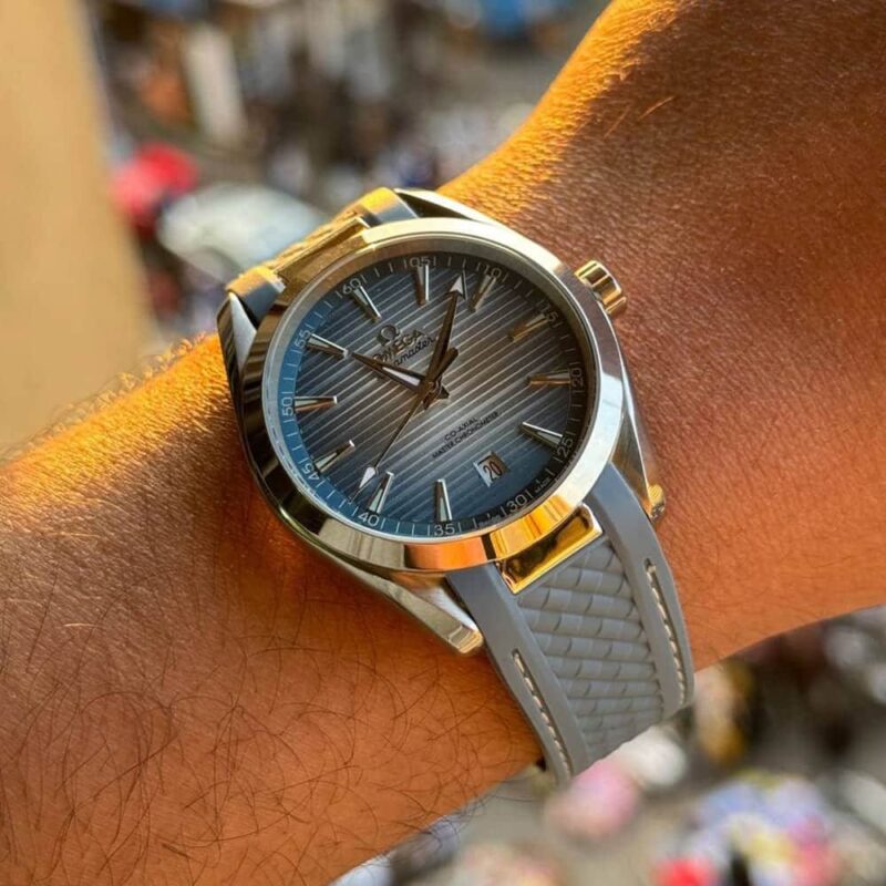 Omega Seamaster Aqua Automatic Men's Watch Baby Blue - Image 3