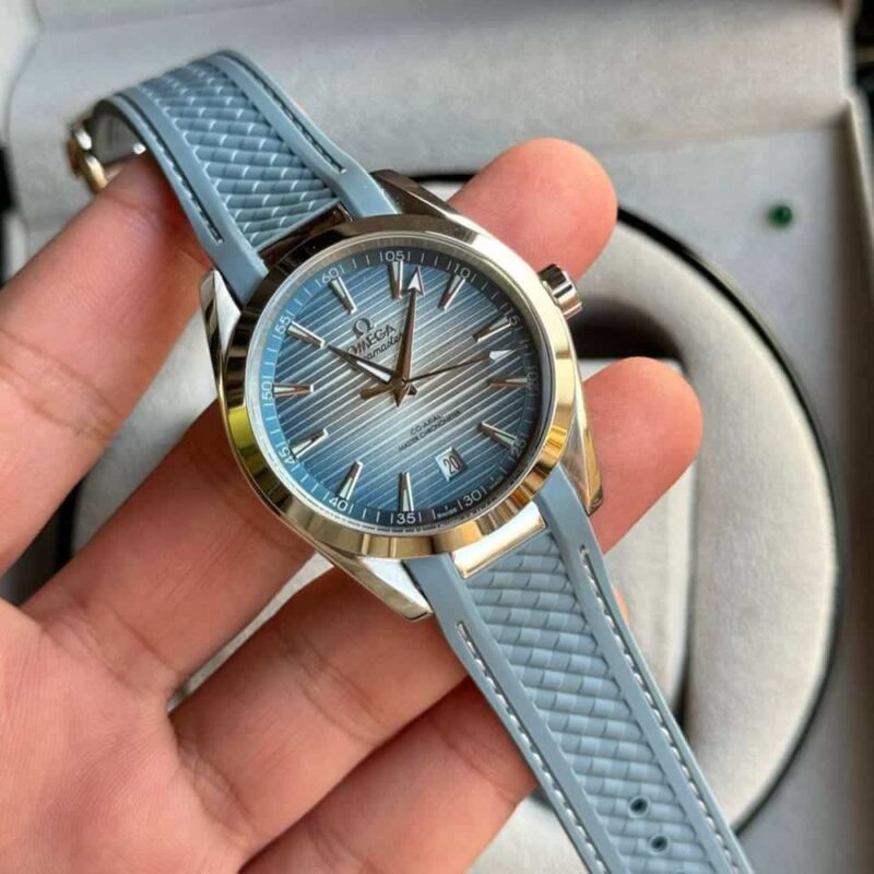 Omega Seamaster Aqua Automatic Men's Watch Baby Blue - Image 4