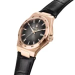 r8851153001-original-maserati-watch-men-black-dial-leather-strap_2 Rose‑gold wristwatch with a black textured dial, date window at 3 o'clock, and black leather strap
